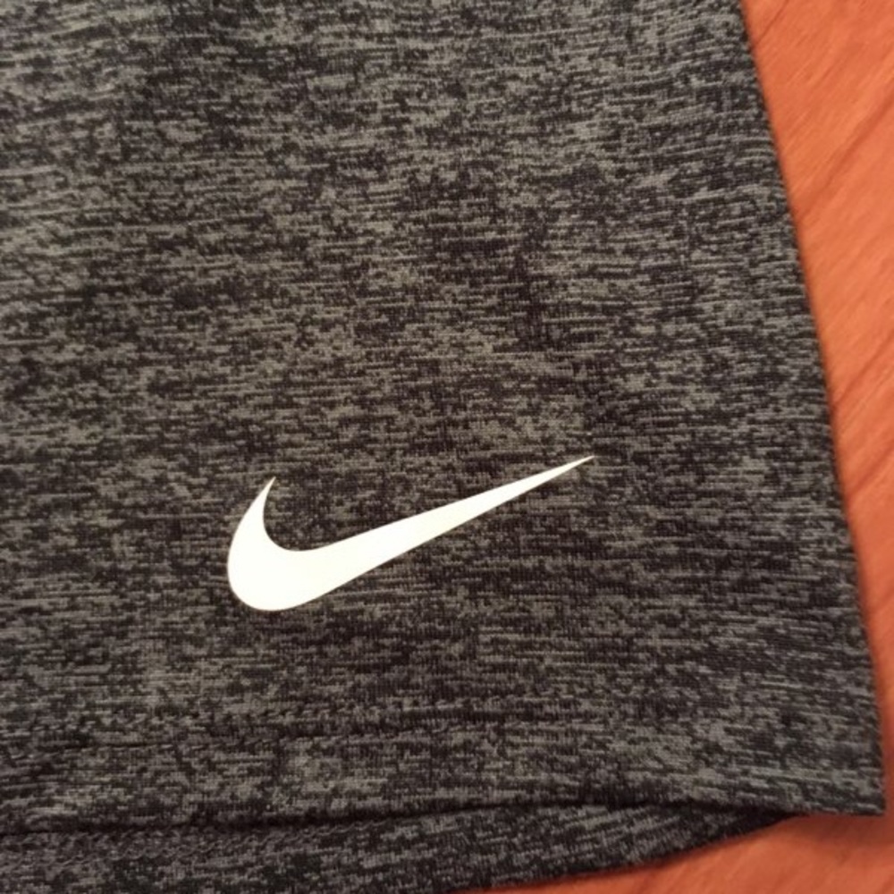 Nike Women’s Training Shirt - Picture 5 of 6